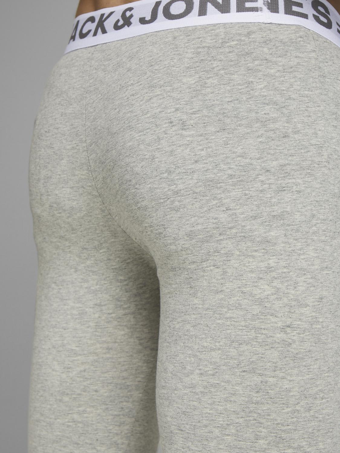 model_shot-detail